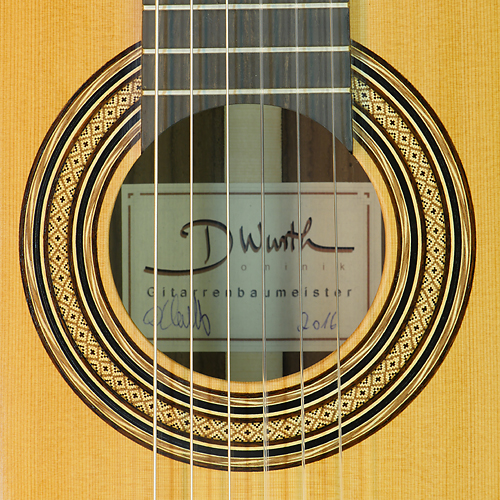 Dominik Wurth Konzertgitarre Zeder, Palisander, Mensur 64 cm, Baujahr 2016, Rosette, Schild
