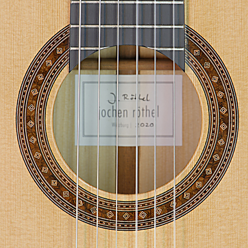Jochen Röthel klassische Gitarre Zeder, Zypresse, Baujahr 2020, Rosette, Schild
