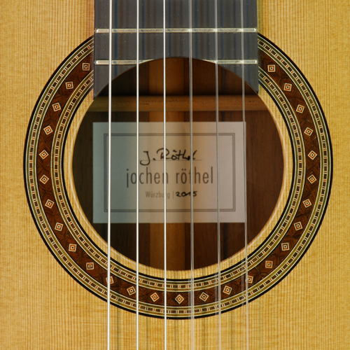 Jochen Röthel klassische Gitarre Zeder, Madagaskar Palisander, Baujahr 2015, Rosette, Schild