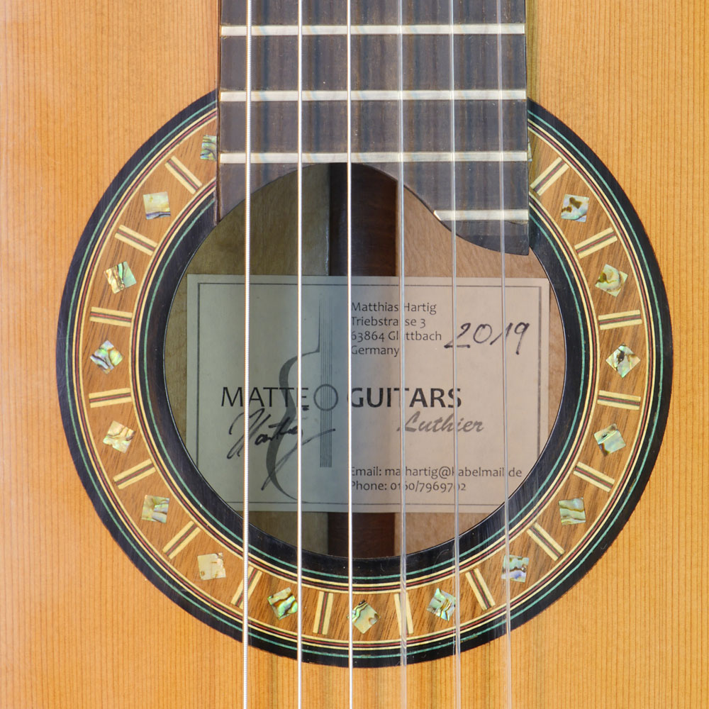 Matthias Hartig - Matteo Guitars, klassische Gitarre Zeder, Ahorn, 2019, Rosette, Schild