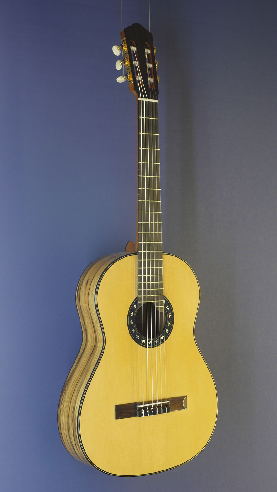 Matthias Hartig - Matteo Guitars, Konzertgitarre aus Fichte und Black Limba, Mensur 65 cm, Baujahr 2019