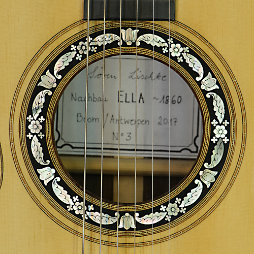 Sören Lischke historischer Nachbau nach Konzertgitarre "Ella" (ca. 1860) mit Fichtendecke und Zargen und Boden aus Palisander, Baujahr 2017, Rosette, Label