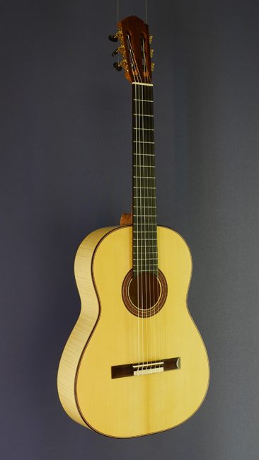 Tobias Berg Luthier guitar, spruce, maple, scale 64 cm, year 2015 Tobias Berg Luthier guitar, spruce, maple, scale 64 cm, year 2015