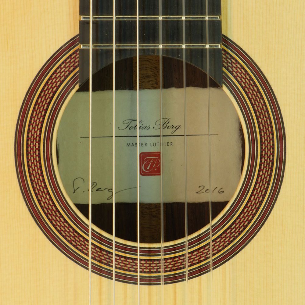 Rosette und Schild von klassischer Gitarre Tobias Berg Fichte, Palisander, Mensur 65 cm, Baujahr 2016